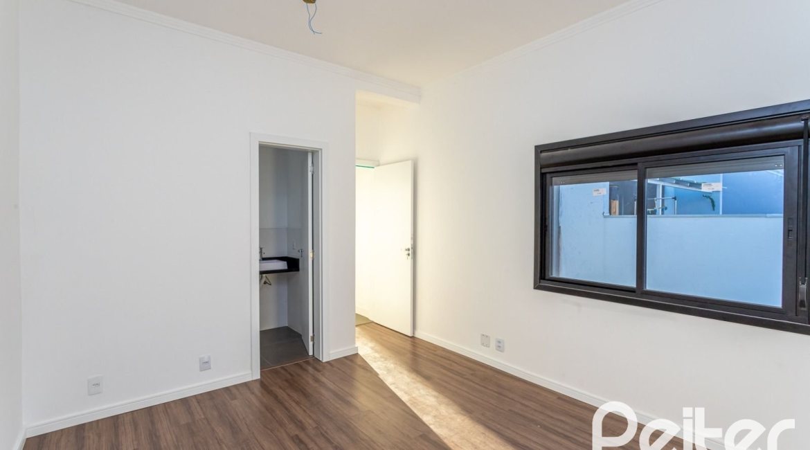 Casa em Condomínio à venda com 98m², 3 dormitórios, 1 suíte, 2 vagas, no bairro Hípica em Porto Alegre