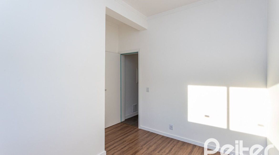 Casa em Condomínio à venda com 98m², 3 dormitórios, 1 suíte, 2 vagas, no bairro Hípica em Porto Alegre