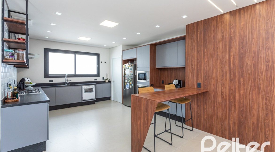 Casa em Condomínio à venda com 270m², 3 dormitórios, 3 suítes, 3 vagas, no bairro Alphaville em PORTO ALEGRE