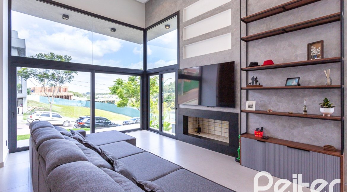 Casa em Condomínio à venda com 270m², 3 dormitórios, 3 suítes, 3 vagas, no bairro Alphaville em PORTO ALEGRE