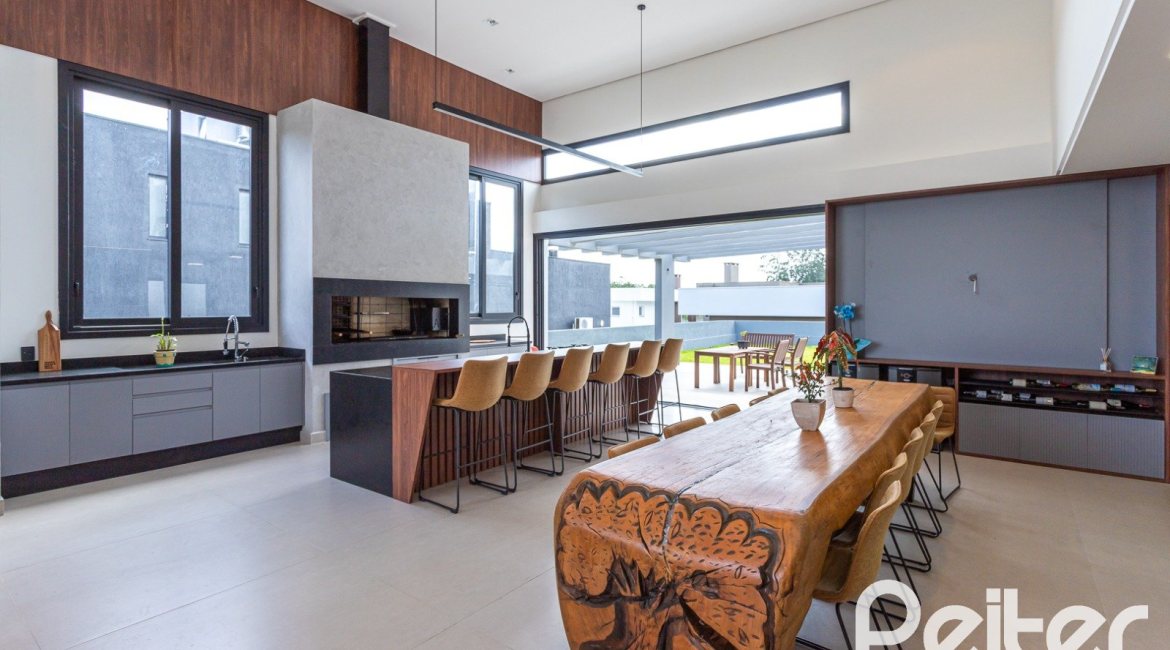 Casa em Condomínio à venda com 270m², 3 dormitórios, 3 suítes, 3 vagas, no bairro Alphaville em PORTO ALEGRE