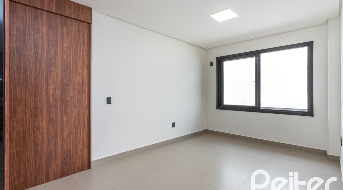 Casa em Condomínio à venda com 270m², 3 dormitórios, 3 suítes, 3 vagas, no bairro Alphaville em PORTO ALEGRE