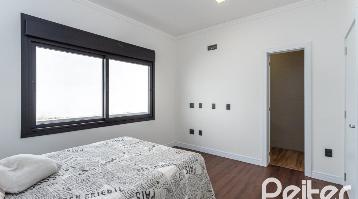 Casa em Condomínio à venda com 270m², 3 dormitórios, 3 suítes, 3 vagas, no bairro Alphaville em PORTO ALEGRE