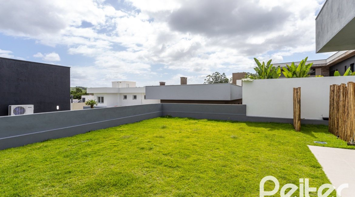 Casa em Condomínio à venda com 270m², 3 dormitórios, 3 suítes, 3 vagas, no bairro Alphaville em PORTO ALEGRE