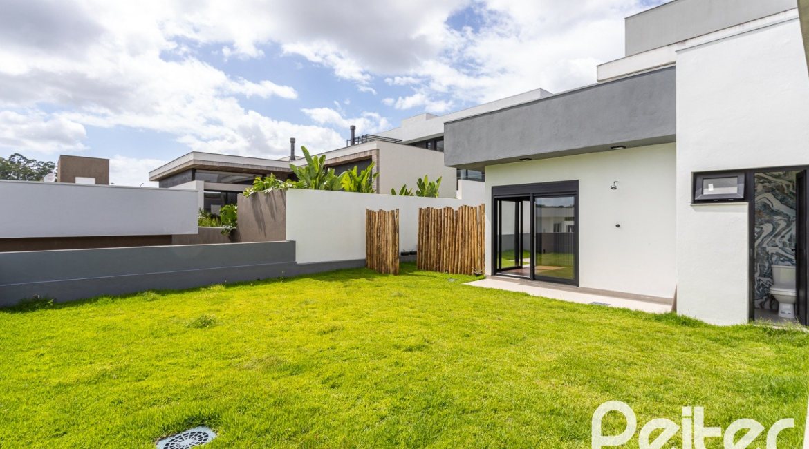 Casa em Condomínio à venda com 270m², 3 dormitórios, 3 suítes, 3 vagas, no bairro Alphaville em PORTO ALEGRE