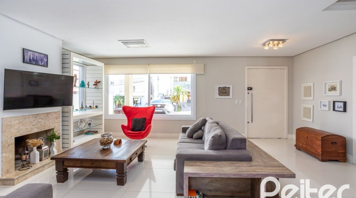 Casa em Condomínio à venda com 245m², 3 dormitórios, 3 suítes, 4 vagas, no bairro Mountain Ville em PORTO ALEGRE