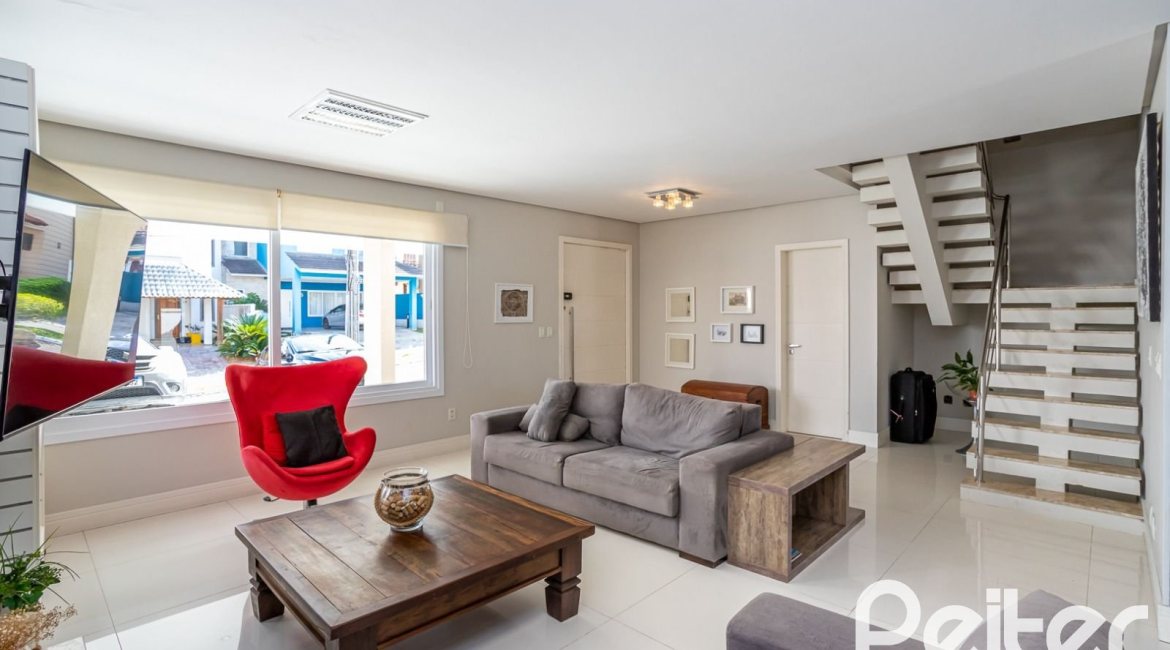 Casa em Condomínio à venda com 245m², 3 dormitórios, 3 suítes, 4 vagas, no bairro Mountain Ville em PORTO ALEGRE