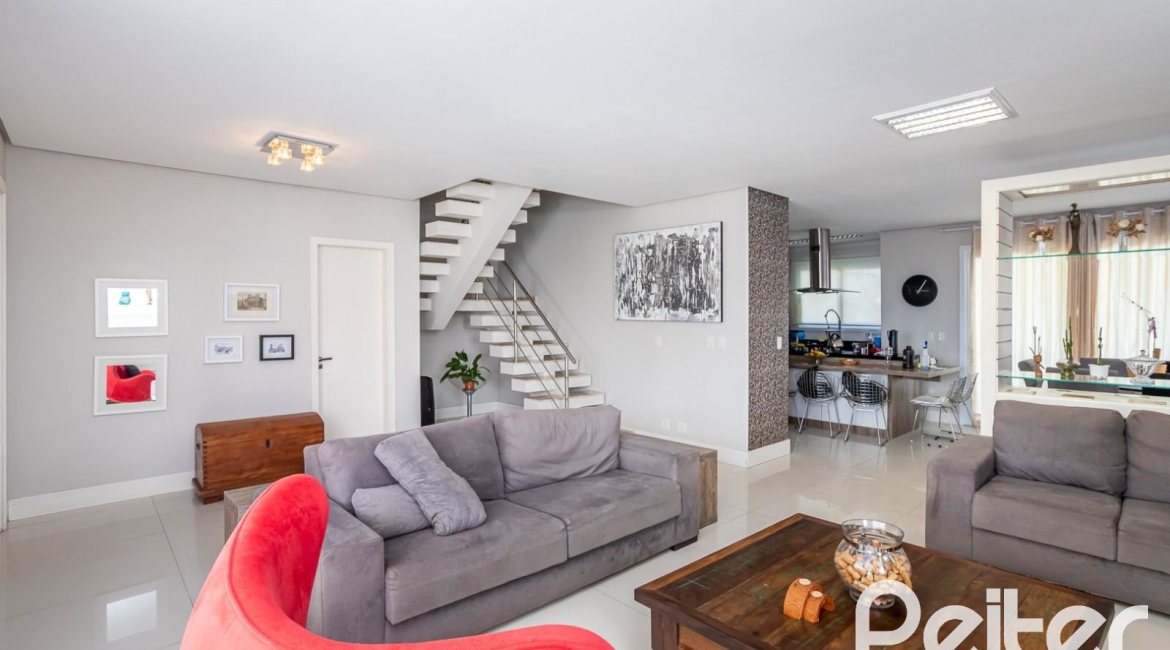 Casa em Condomínio à venda com 245m², 3 dormitórios, 3 suítes, 4 vagas, no bairro Mountain Ville em PORTO ALEGRE