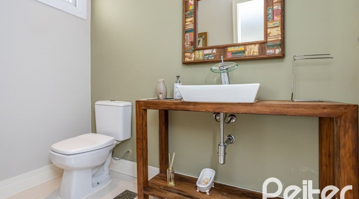 Casa em Condomínio à venda com 245m², 3 dormitórios, 3 suítes, 4 vagas, no bairro Mountain Ville em PORTO ALEGRE