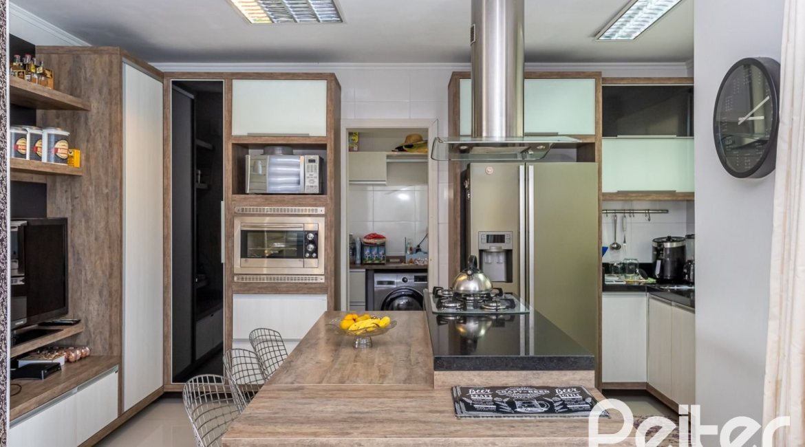 Casa em Condomínio à venda com 245m², 3 dormitórios, 3 suítes, 4 vagas, no bairro Mountain Ville em PORTO ALEGRE