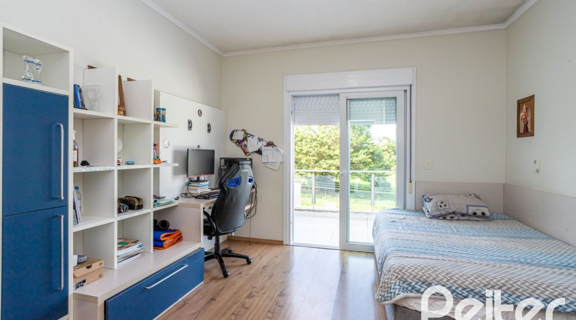 Casa em Condomínio à venda com 245m², 3 dormitórios, 3 suítes, 4 vagas, no bairro Mountain Ville em PORTO ALEGRE