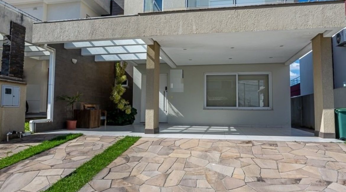 Casa em Condomínio à venda com 245m², 3 dormitórios, 3 suítes, 4 vagas, no bairro Mountain Ville em PORTO ALEGRE