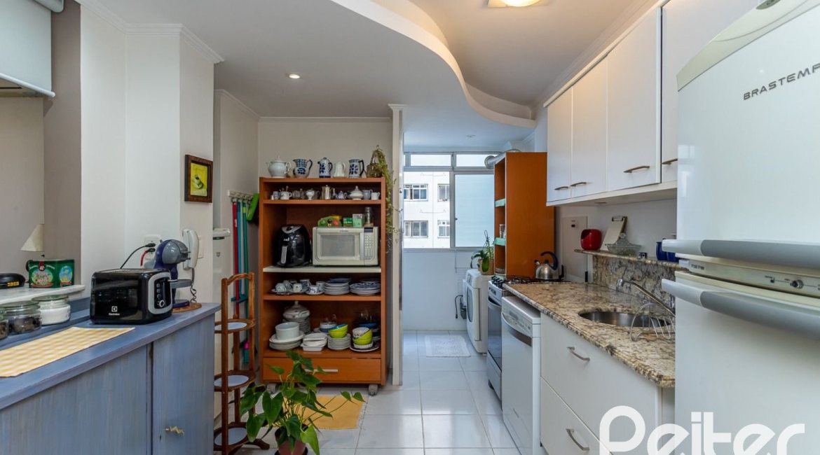 Apartamento à venda com 79m², 3 dormitórios, no bairro Cristal em Porto Alegre