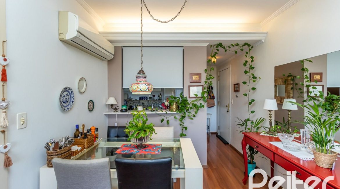 Apartamento à venda com 79m², 3 dormitórios, no bairro Cristal em Porto Alegre