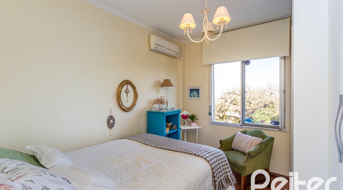 Apartamento à venda com 79m², 3 dormitórios, no bairro Cristal em Porto Alegre