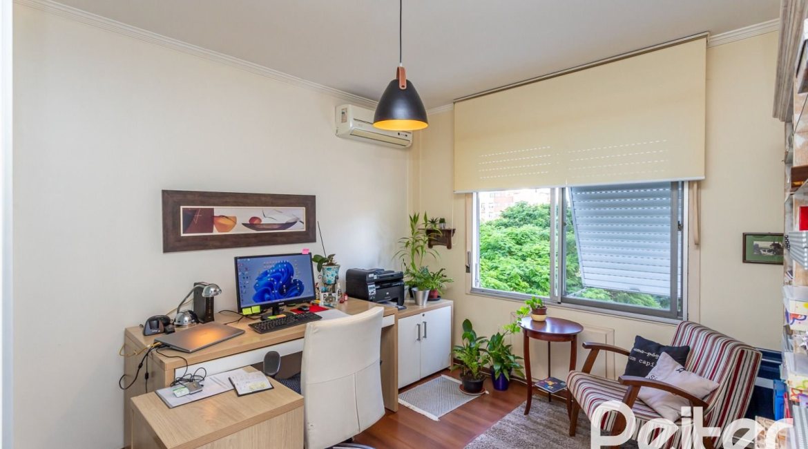 Apartamento à venda com 79m², 3 dormitórios, no bairro Cristal em Porto Alegre