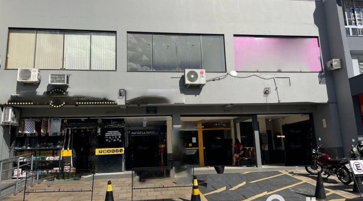 Comercial à venda com 59m², 1 vaga, no bairro Camaquã em Porto Alegre