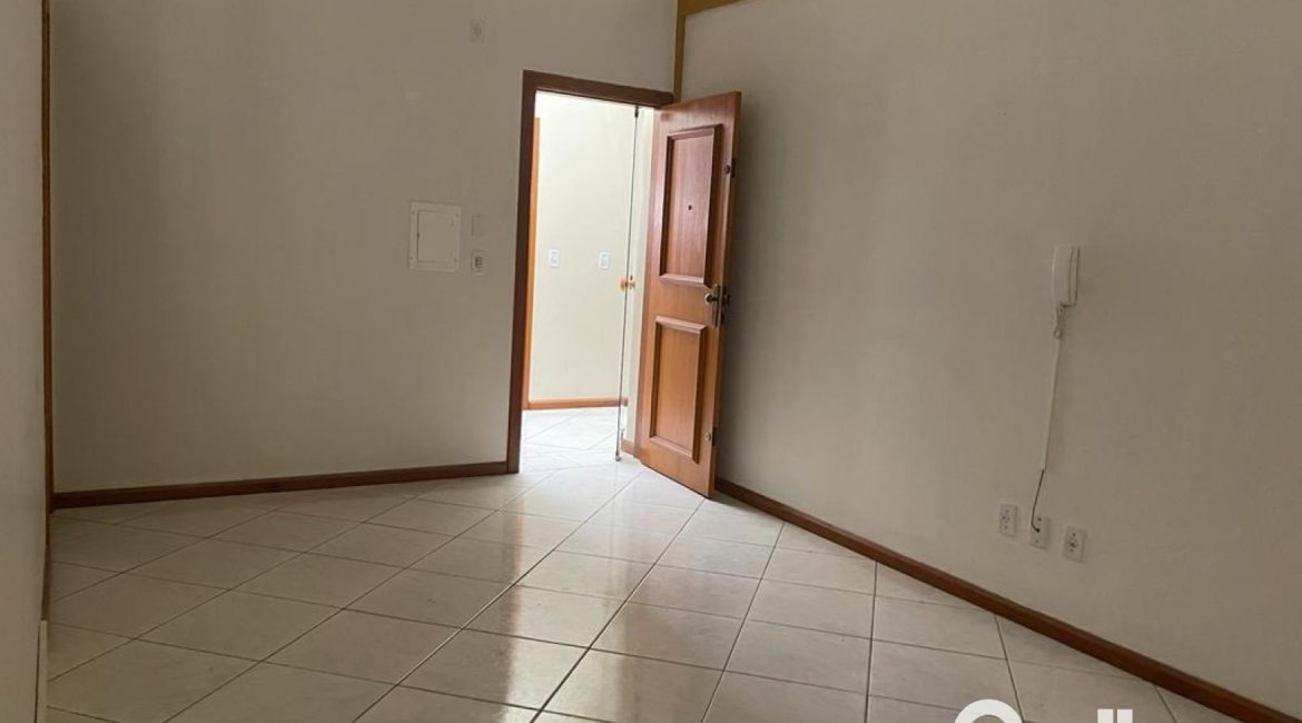 Comercial à venda com 59m², 1 vaga, no bairro Camaquã em Porto Alegre