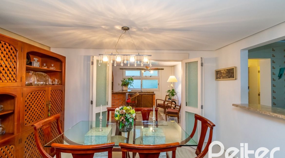 Casa em Condomínio à venda com 160m², 3 dormitórios, 1 suíte, 2 vagas, no bairro Tristeza em PORTO ALEGRE