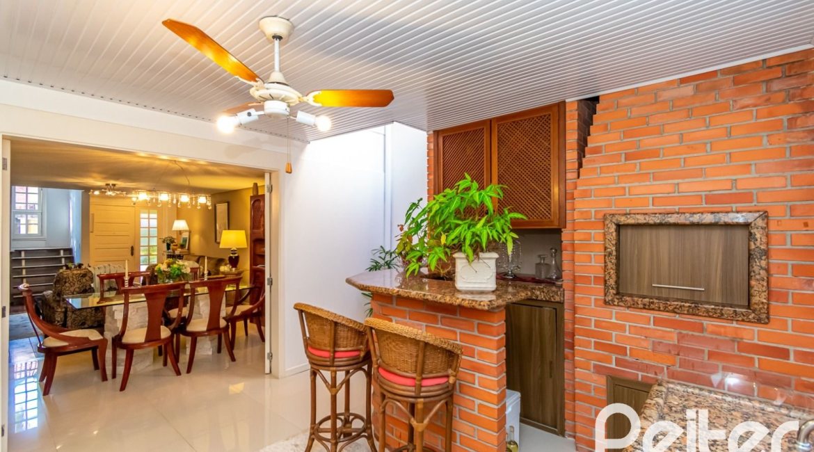 Casa em Condomínio à venda com 160m², 3 dormitórios, 1 suíte, 2 vagas, no bairro Tristeza em PORTO ALEGRE