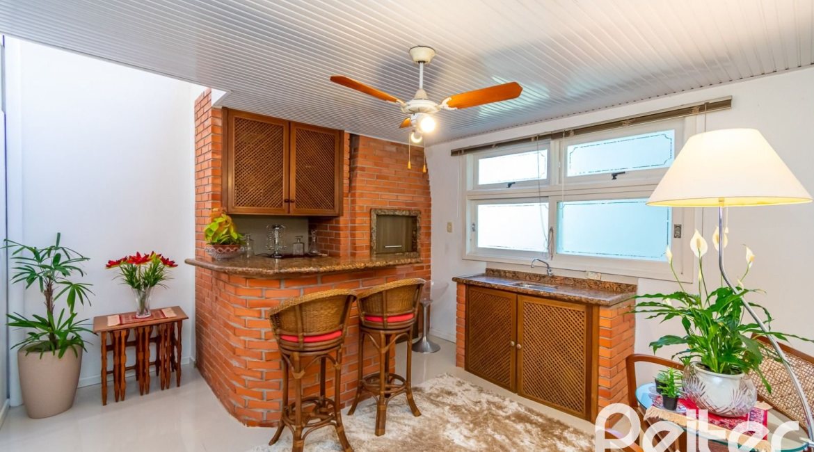 Casa em Condomínio à venda com 160m², 3 dormitórios, 1 suíte, 2 vagas, no bairro Tristeza em PORTO ALEGRE