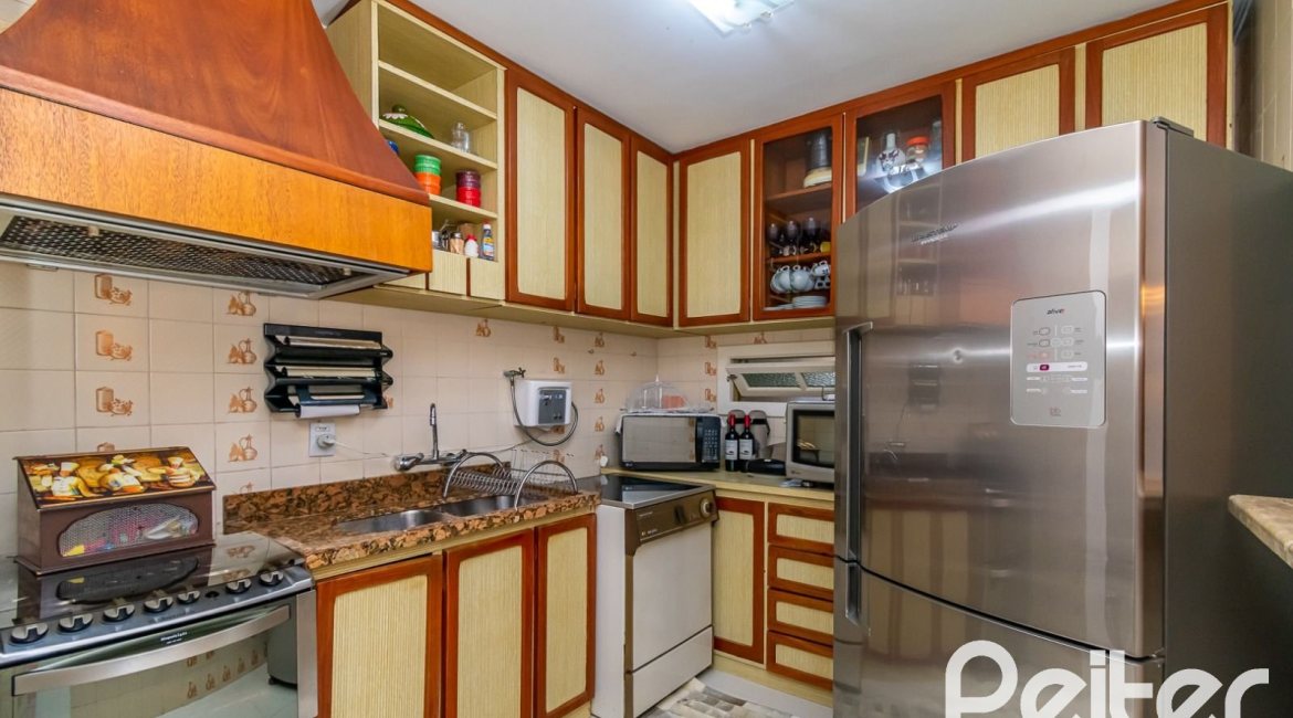 Casa em Condomínio à venda com 160m², 3 dormitórios, 1 suíte, 2 vagas, no bairro Tristeza em PORTO ALEGRE