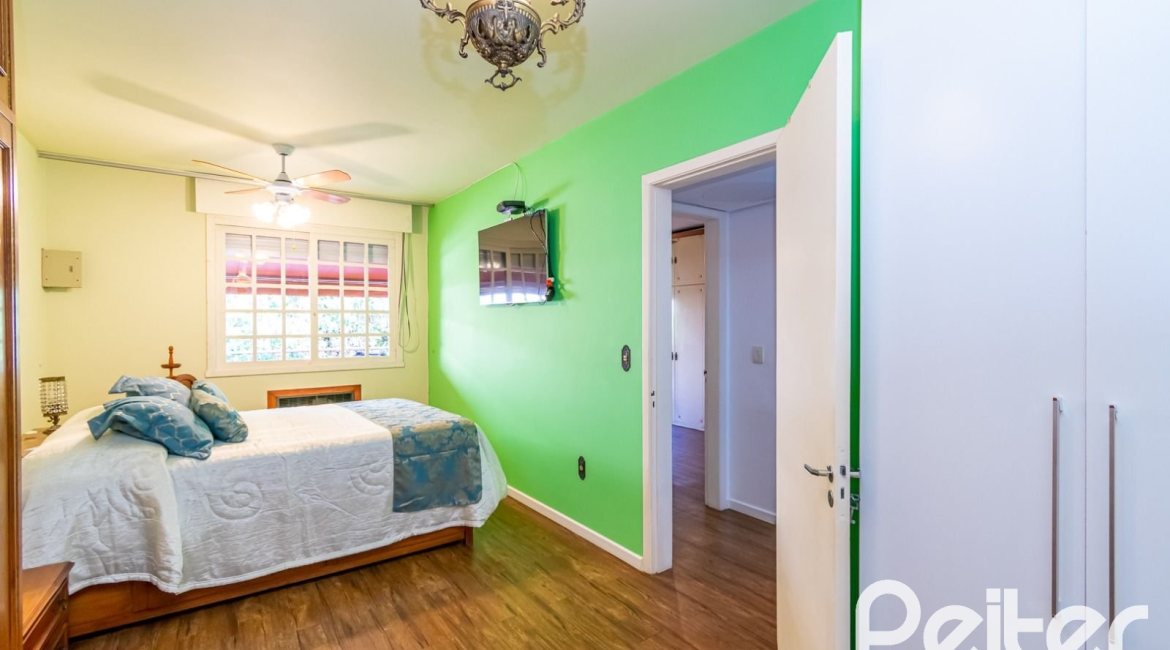 Casa em Condomínio à venda com 160m², 3 dormitórios, 1 suíte, 2 vagas, no bairro Tristeza em PORTO ALEGRE