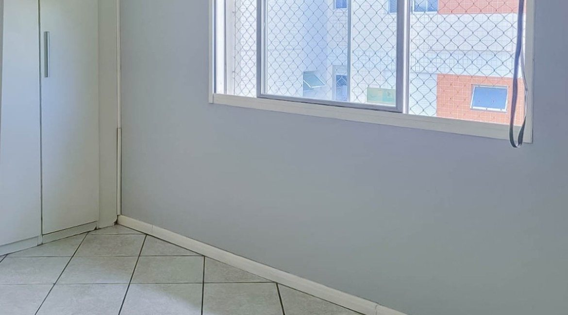 Apartamento à venda com 76m², 3 dormitórios, 1 vaga, no bairro Cristal em Porto Alegre