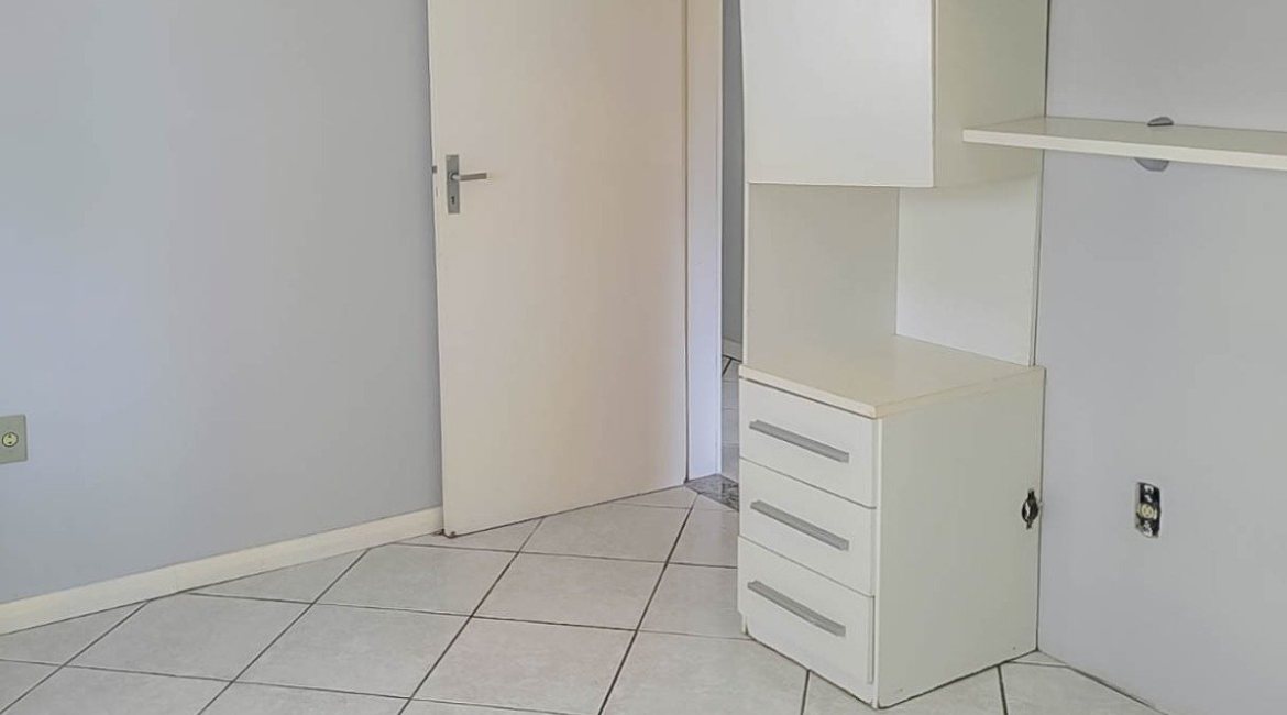 Apartamento à venda com 76m², 3 dormitórios, 1 vaga, no bairro Cristal em Porto Alegre