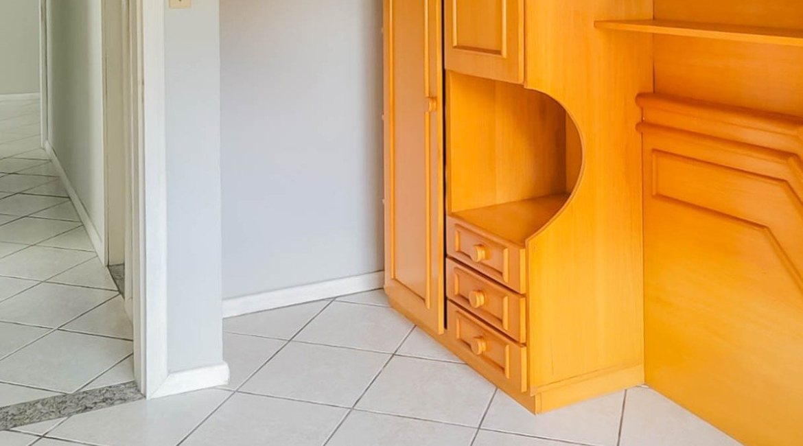 Apartamento à venda com 76m², 3 dormitórios, 1 vaga, no bairro Cristal em Porto Alegre