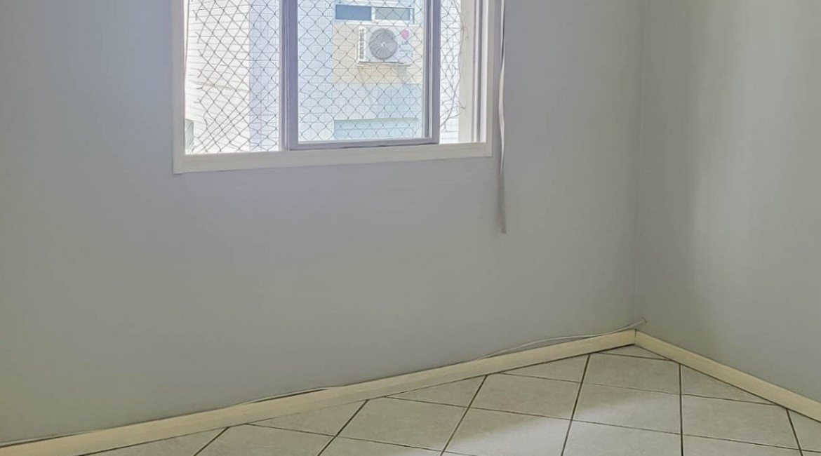 Apartamento à venda com 76m², 3 dormitórios, 1 vaga, no bairro Cristal em Porto Alegre