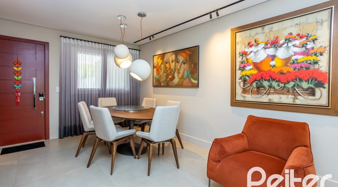 Casa em Condomínio à venda com 240m², 3 dormitórios, 1 suíte, 2 vagas, no bairro Tristeza em Porto Alegre