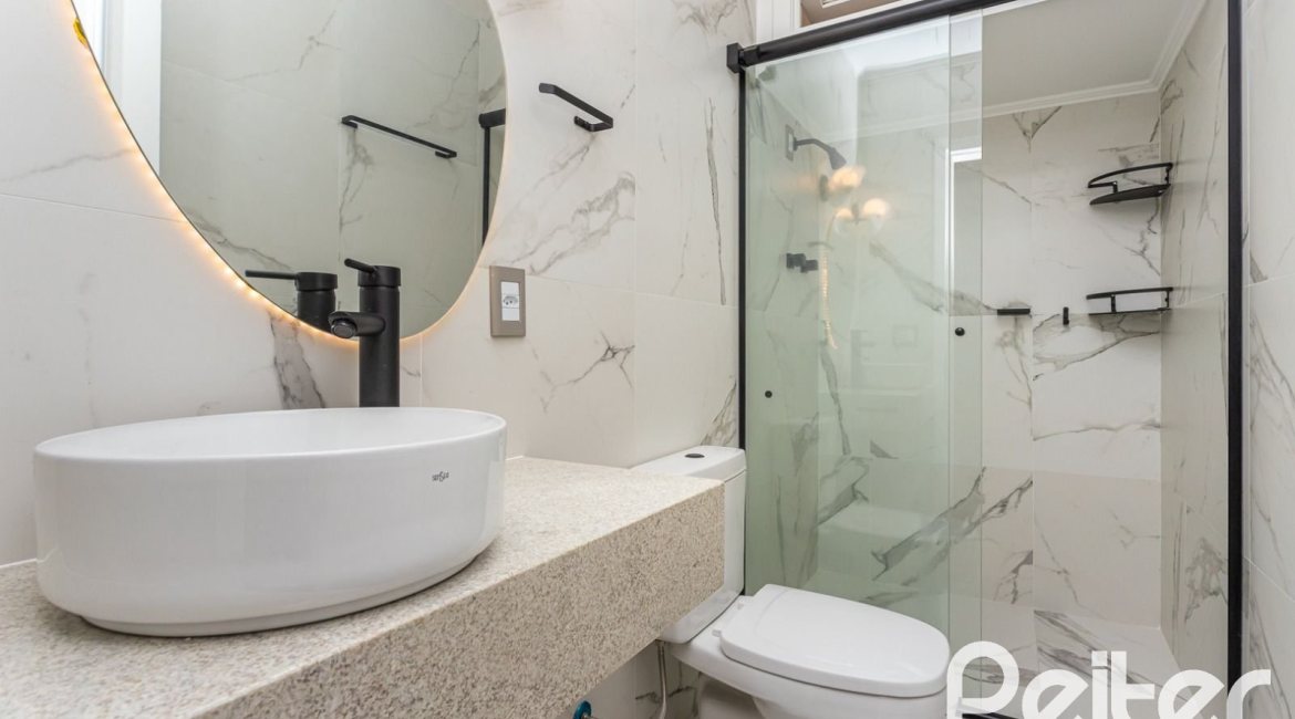 Casa à venda com 160m², 3 dormitórios, 1 suíte, 2 vagas, no bairro Ipanema em Porto Alegre