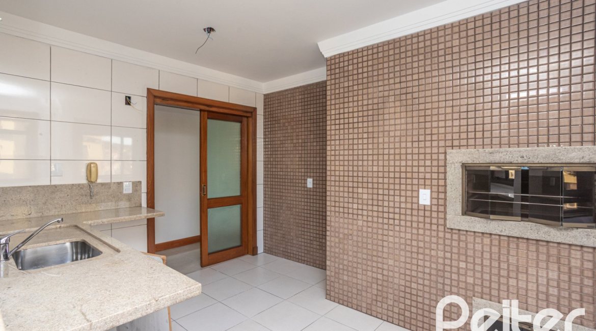 Apartamento à venda com 134m², 3 dormitórios, 1 suíte, 2 vagas, no bairro Tristeza em PORTO ALEGRE