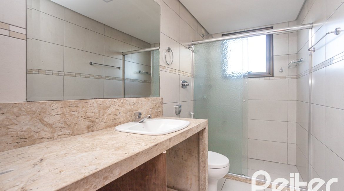 Apartamento à venda com 134m², 3 dormitórios, 1 suíte, 2 vagas, no bairro Tristeza em PORTO ALEGRE