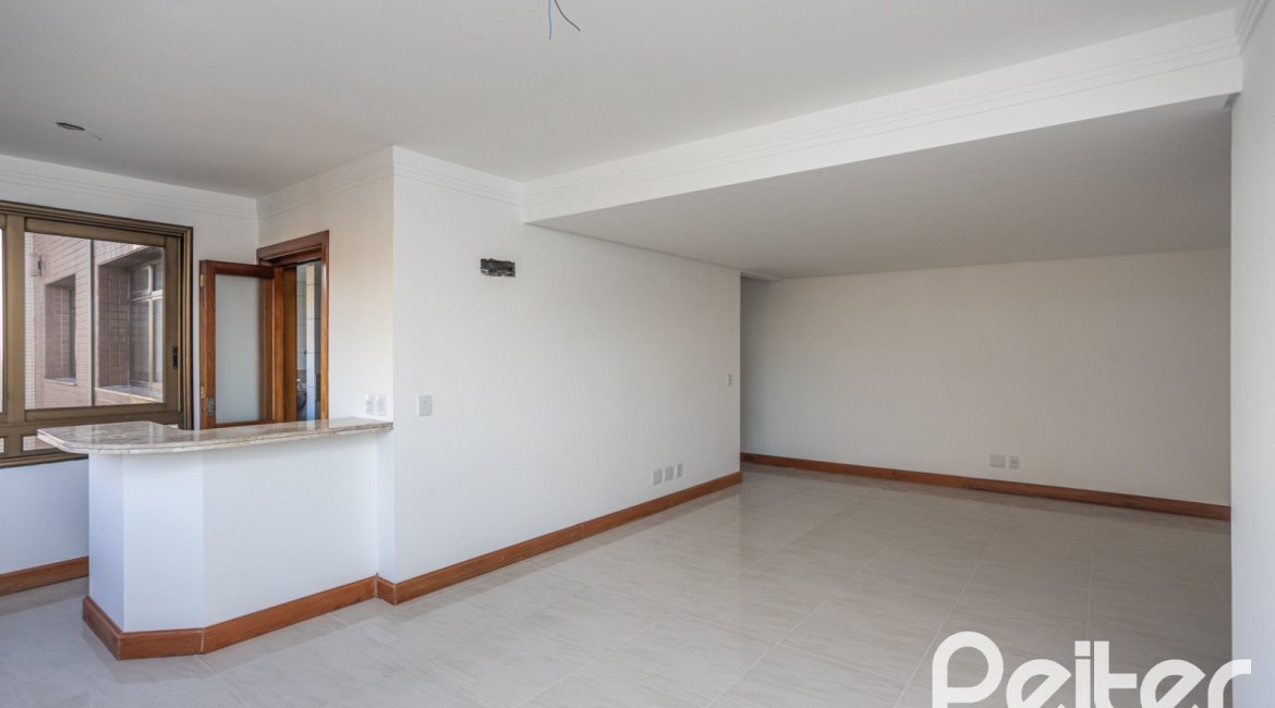 Apartamento à venda com 134m², 3 dormitórios, 1 suíte, 2 vagas, no bairro Tristeza em PORTO ALEGRE