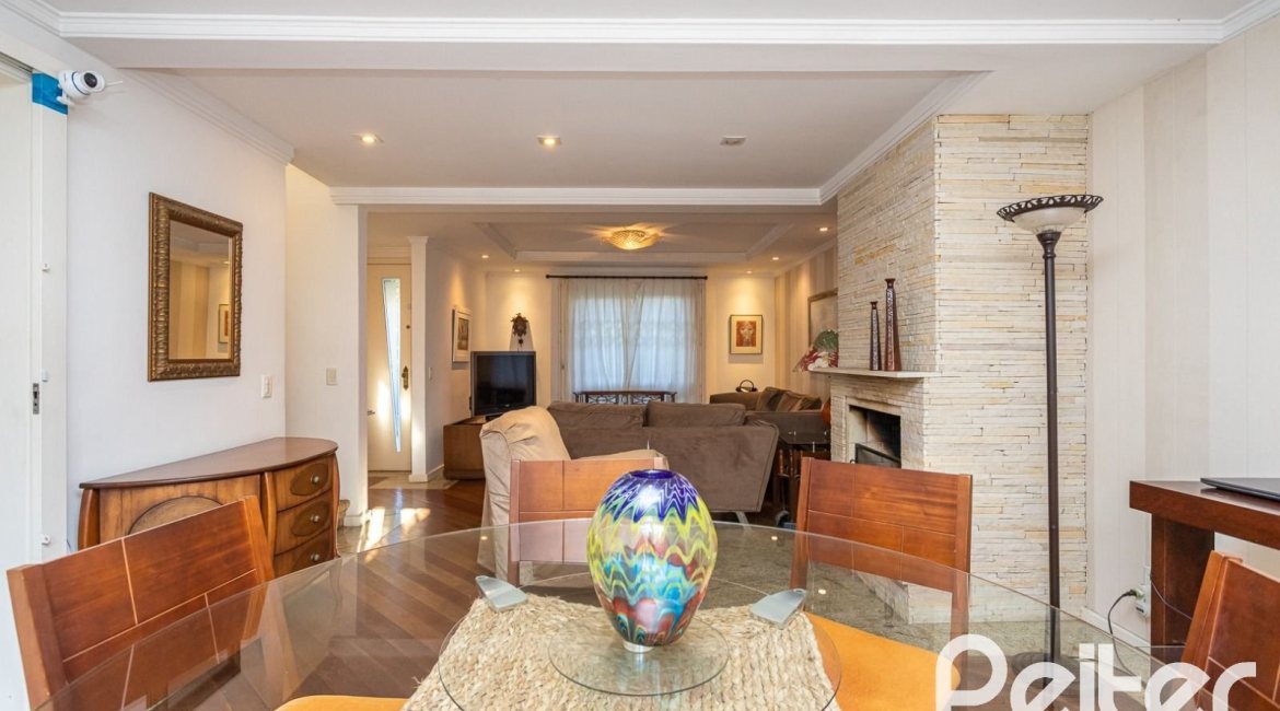 Casa em Condomínio à venda com 176m², 4 dormitórios, 2 suítes, 3 vagas, no bairro Ipanema em Porto Alegre