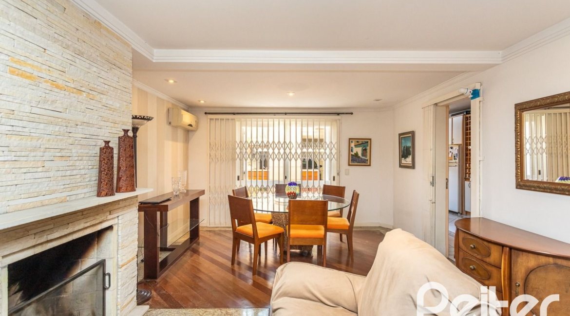 Casa em Condomínio à venda com 176m², 4 dormitórios, 2 suítes, 3 vagas, no bairro Ipanema em Porto Alegre