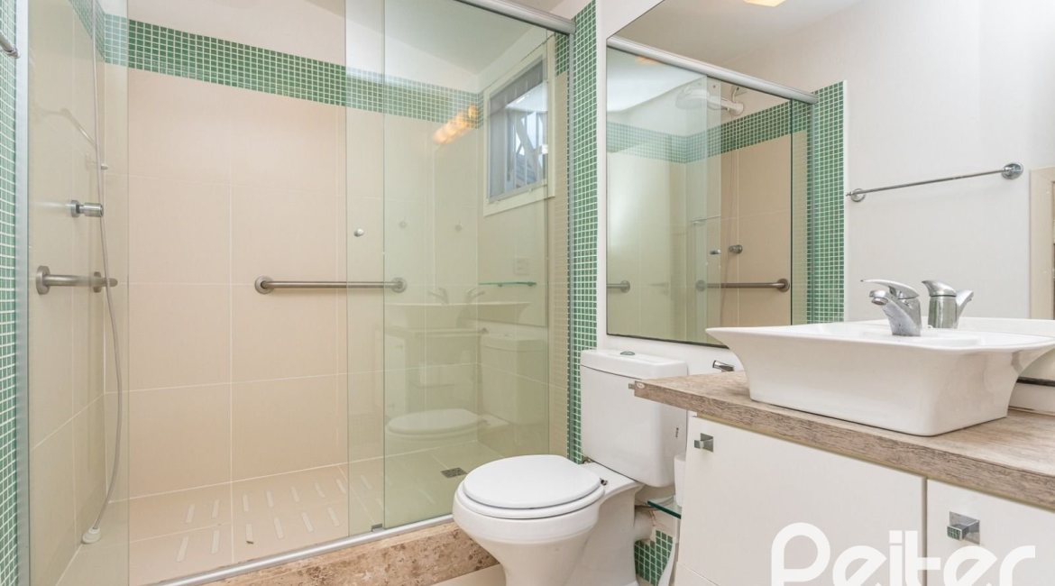 Casa em Condomínio à venda com 176m², 4 dormitórios, 2 suítes, 3 vagas, no bairro Ipanema em Porto Alegre