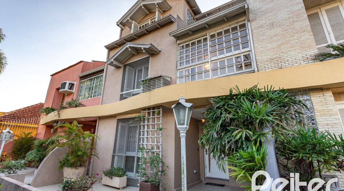 Casa em Condomínio à venda com 176m², 4 dormitórios, 2 suítes, 3 vagas, no bairro Ipanema em Porto Alegre