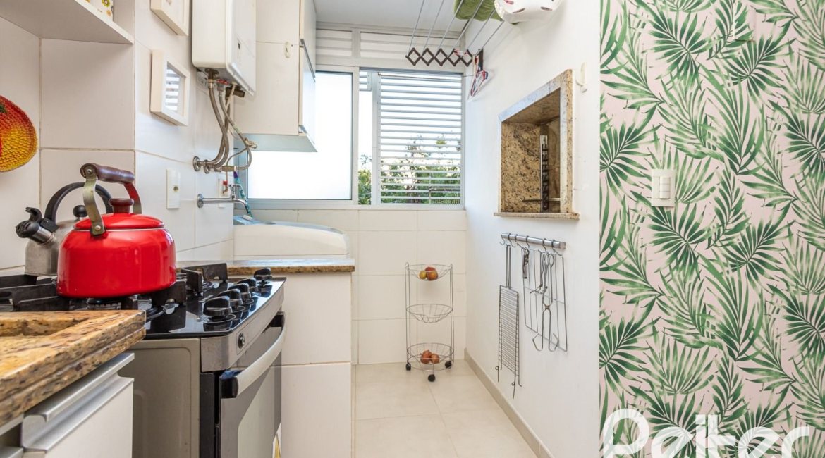 Apartamento à venda com 90m², 3 dormitórios, 1 suíte, 2 vagas, no bairro Tristeza em PORTO ALEGRE