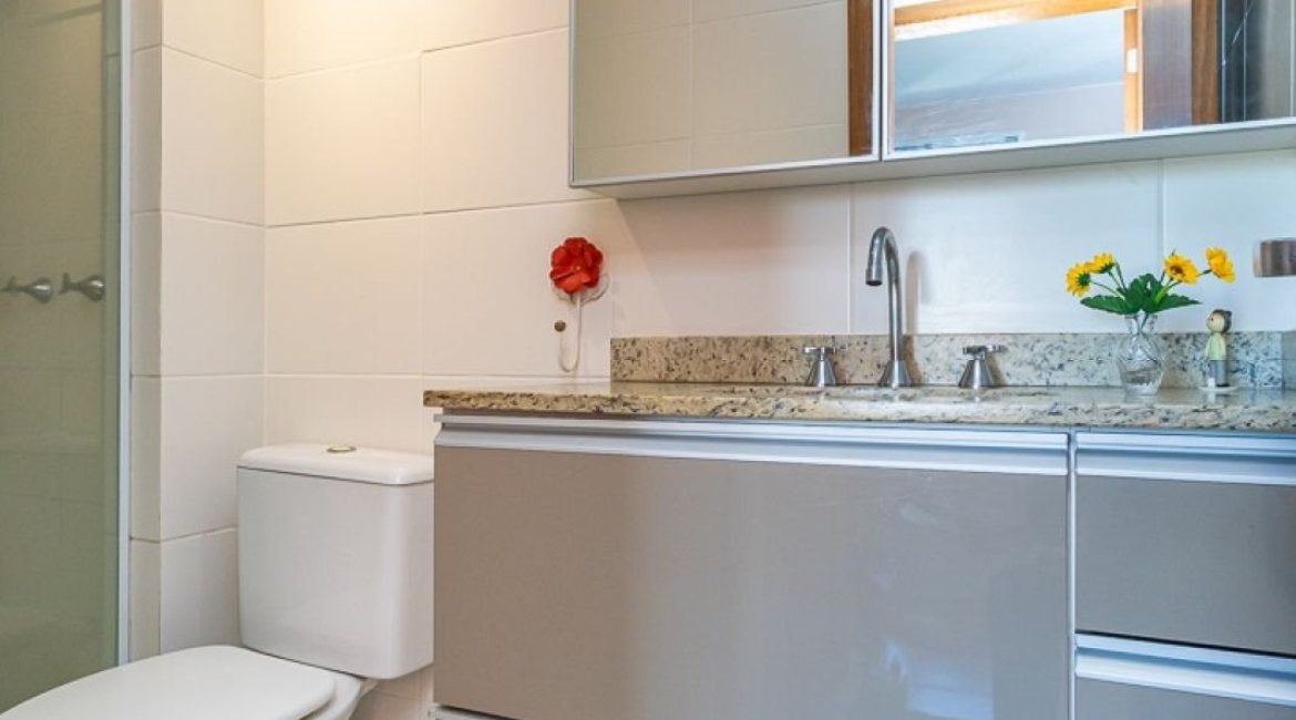 Apartamento à venda com 90m², 3 dormitórios, 1 suíte, 2 vagas, no bairro Tristeza em PORTO ALEGRE