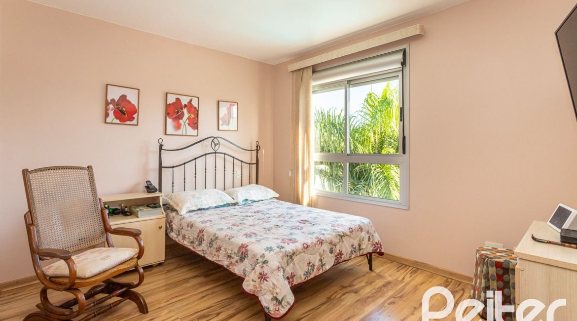 Apartamento à venda com 90m², 3 dormitórios, 1 suíte, 2 vagas, no bairro Tristeza em PORTO ALEGRE