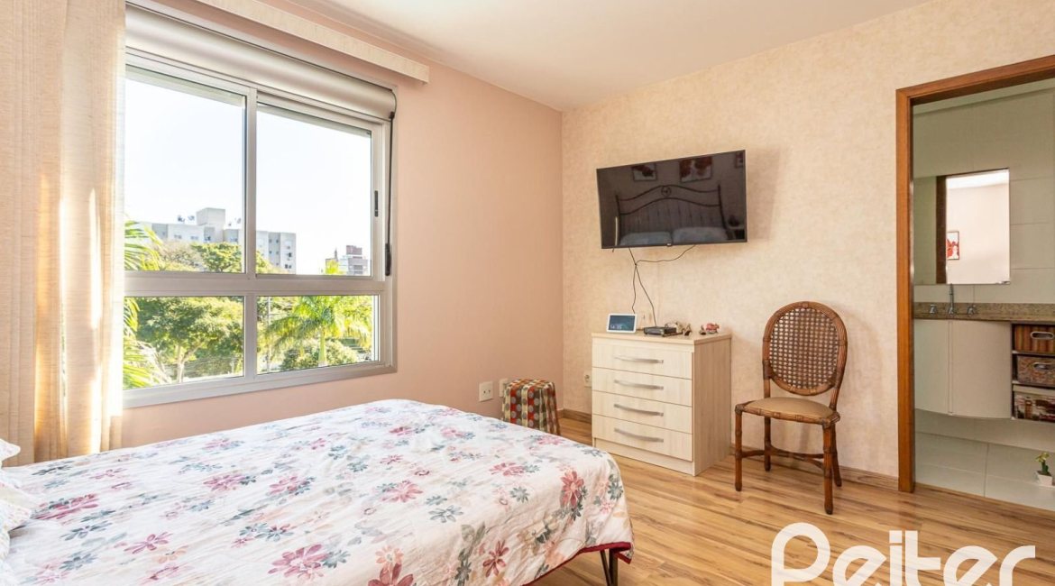 Apartamento à venda com 90m², 3 dormitórios, 1 suíte, 2 vagas, no bairro Tristeza em PORTO ALEGRE