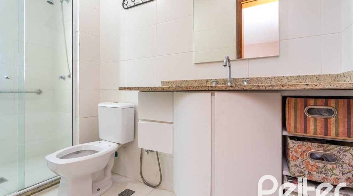 Apartamento à venda com 90m², 3 dormitórios, 1 suíte, 2 vagas, no bairro Tristeza em PORTO ALEGRE