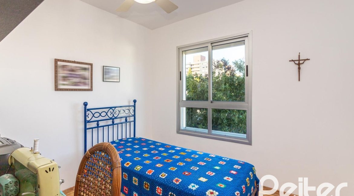 Apartamento à venda com 90m², 3 dormitórios, 1 suíte, 2 vagas, no bairro Tristeza em PORTO ALEGRE