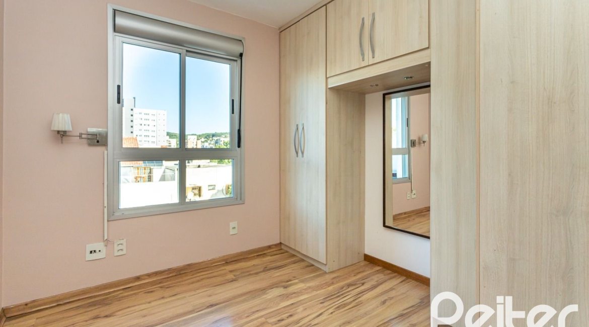 Apartamento à venda com 90m², 3 dormitórios, 1 suíte, 2 vagas, no bairro Tristeza em PORTO ALEGRE