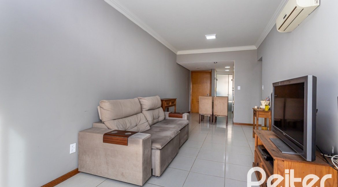Apartamento à venda com 74m², 2 dormitórios, 1 suíte, 1 vaga, no bairro Santana em Porto Alegre