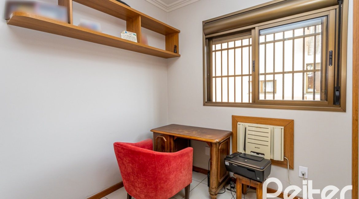 Apartamento à venda com 74m², 2 dormitórios, 1 suíte, 1 vaga, no bairro Santana em Porto Alegre