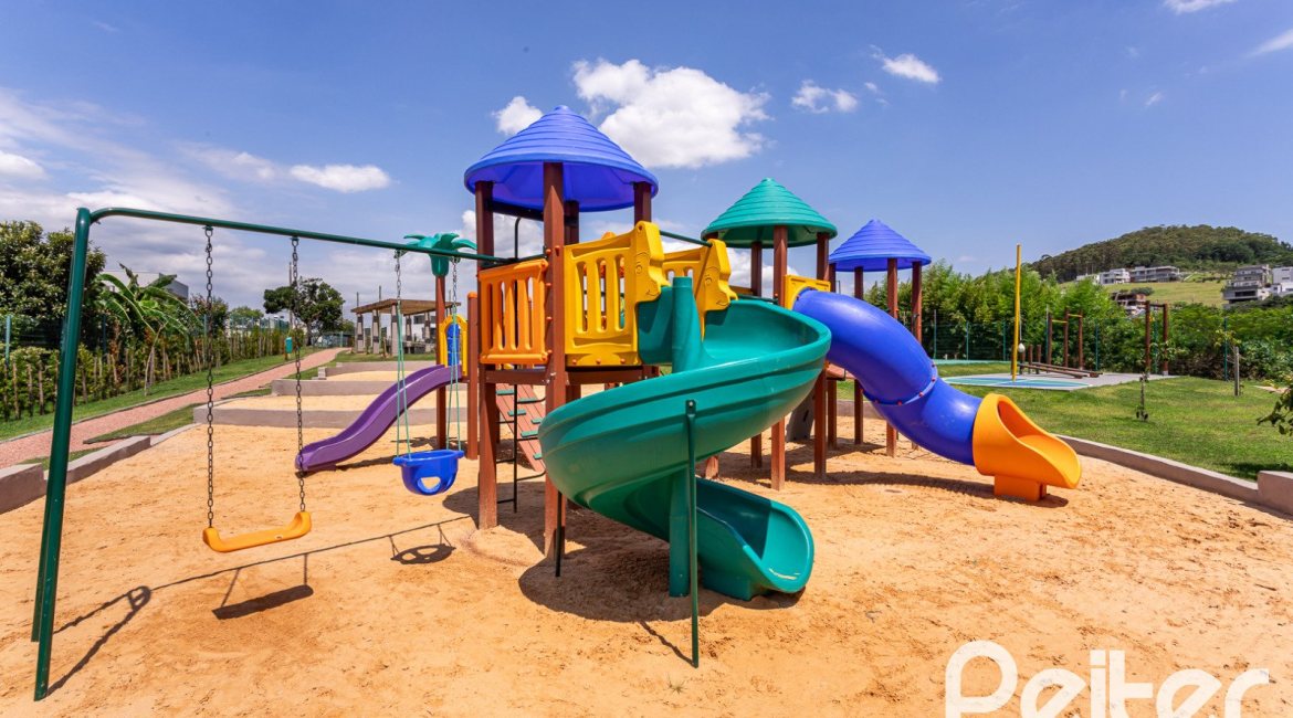 Casa em Condomínio à venda com 344m², 4 dormitórios, 4 suítes, 4 vagas, no bairro Alphaville em PORTO ALEGRE